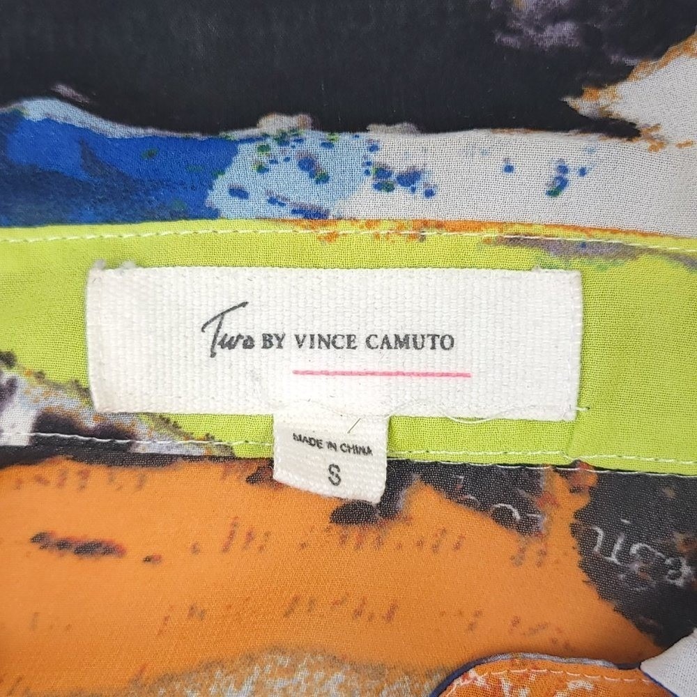 Two by Vince Camuto Abstract Collage Script Print Button Down Shirt Small Multi - Picture 5 of 6